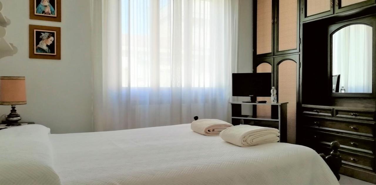L'Alloggio Di Anna Maria Camera Con Bagno Privato إِمبولي المظهر الخارجي الصورة